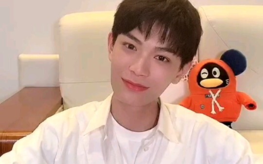 [Ding Yuxi] Little Ding Is Online, Hardcore Cuddling (Sorry for the Interruption)
