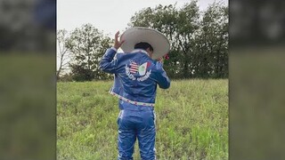 Texan wins duct tape prom competition with Mariachi suit