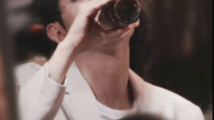 Help! This version finally captures the ultimate action scenes of Flower Grandpa—his butterfly-knife