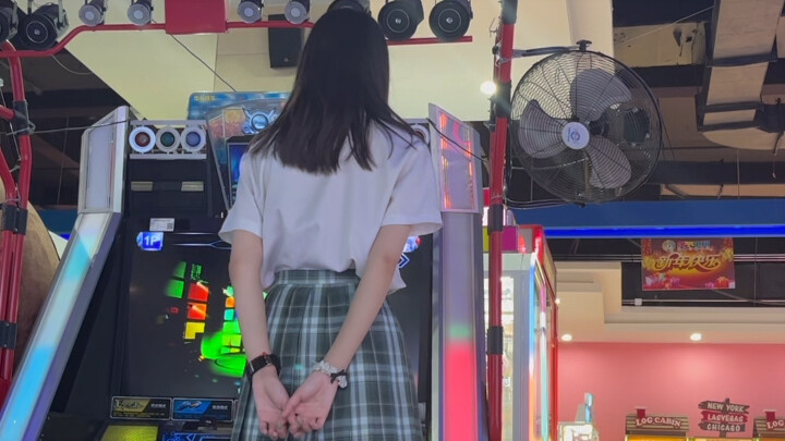 《恋爱告急》。  解封了但是不会跳舞了