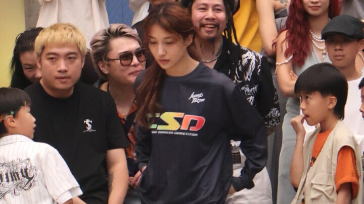 "Shape of You remix"; Iris Xi; Penampilan solo juri; Kontes Ratu Tari Jalanan Cosmo 2025 6.8