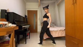 Red Moon (vị trí của Somin) Dark Chunli Flip Jump