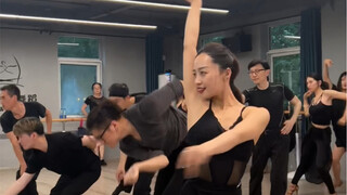 咖啡不断加加加加到厌倦 再见莫妮卡～