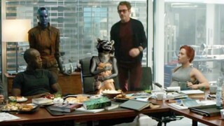 [Hahaha Tony cạo tóc cho Rocket! Clip mới "Avengers 4" được phát hành]