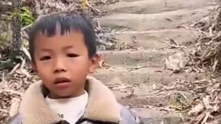 初生牛犊不怕虎！小男孩抓了一把霍麻！