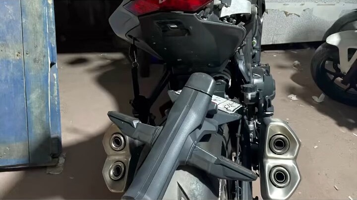 Tail Tidy | Front and Rear Signal Light Replacement on my Kawasaki z1000 ☺️😉👌🏻