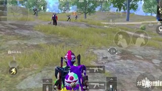 Khi còn 1 người cứ làm như video