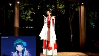 在花街，大家会为被赎身的姑娘跳舞送行，以前梅梅姐教过我的。哪怕我跳的不够好，至少为了今夜，为她送行了……