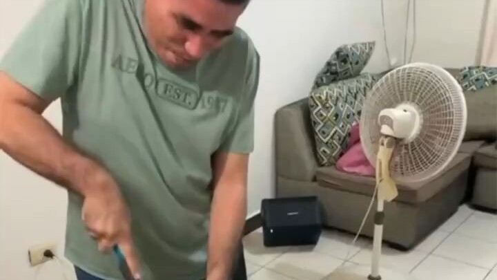 Who loves this birthday cake the most? 😂