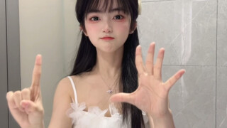 ฉันชอบนอนบนเตียงนุ่มๆในห้องนอนและดูละครออนไลน์มากๆ~