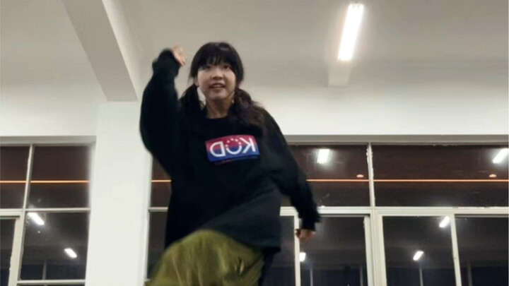 [Flip Dance] Aku sangat bersemangat, aku akan menunjukkan teknik penguncian setengah matang yang bar