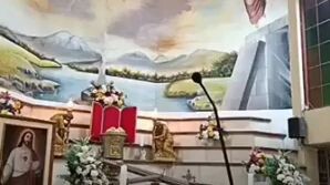 A priest in Ecuador di*ed after a large cross fell on his head.