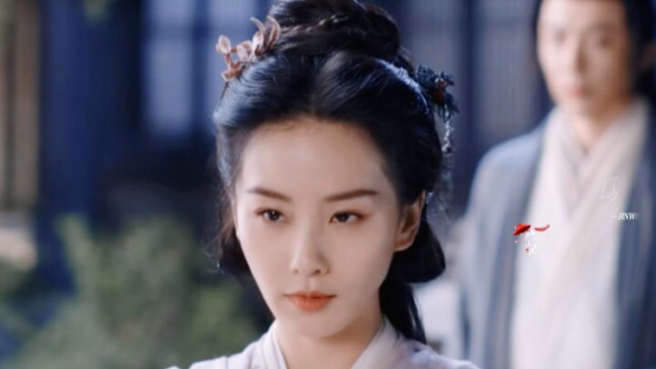 ประณามมัน! การเปลี่ยนแปลงของใบหน้าของ Liu Shishi นั้นน่าทึ่งมาก! ตัวอย่าง Guanshan หนึ่งปีมาแล้ว! เน