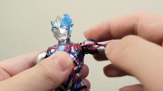 [Unpack upon arrival] Are you serious about this paint job? Bandai SHF Ultraman Blaze