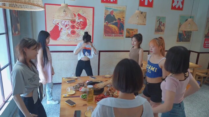 最强舞蹈生，牛仔姐妹团，圈桌舞多视角《浅摇》