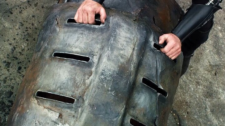 Giant vines connect heaven and earth—humanity’s doom is imminent.