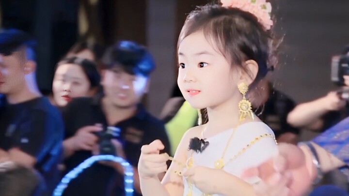 This is a little angel that has descended to earth! Holy crap, it’s so magical!