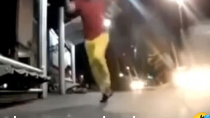 Funny Horror clip..chucky!!! hahaha..