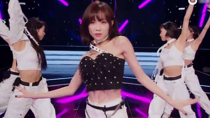 So hot! Li Zixuan's dance solo show blows the crowd away