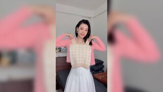 Croptop len xuống phố