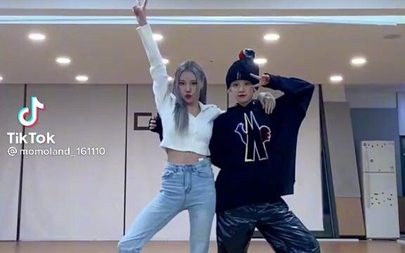 【(G)I-DLE】220130 Yujqi tham gia thử thách TikTok hôm nay (Yummy Yummy Love)