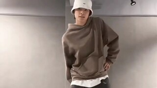 王子浩《EASY》Cha～太会跳了，值得反复观看！