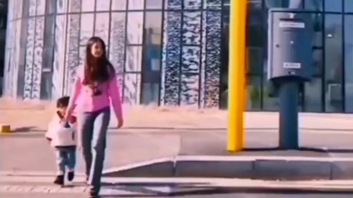 ผู้หญิงโดยธรรมชาติอ่อนแอ แต่เมื่อเป็นแม่แล้ว... ก็กลายเป็นเหล็ก... ไอรอนแมน?