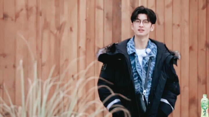 救命啊，我突然就明白了霸总喜欢的甜妹的感觉，要我也是，有颜值，有身高，有灵魂，又有趣，简直就是小说男主【张云龙】