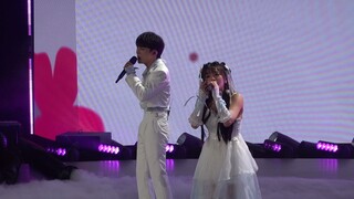 โจวเซิน และ มี่อี้หลีหย่า ฉบับถ่ายอาหารสดของเพลง "Secret Base"