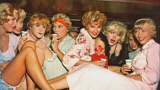 [Yimu] Seorang pria cross-dressing yang tergabung dalam band wanita, Marilyn Monroe membintangi "Som