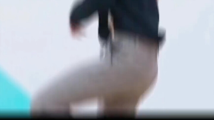 يحتفي الذروة بأتباعه المنافقين، بينما يشهد الغسق على إيمان المؤمنين المخلصين.