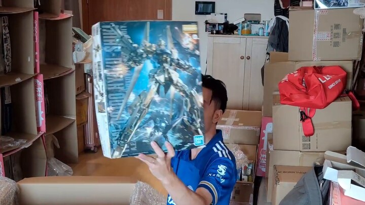 The first thing I did after returning from a business trip [opened 6 boxes of lucky bags in a row] ~