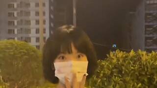 "Apa yang kamu lakukan, sayang~"
