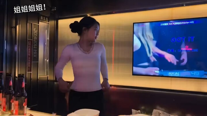 แค่ตอนสะบัดผมนี่ แฟนฉันคงฝึกยังไงก็ไม่เป็นสักที!