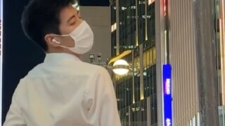 Office workers quickly dance to BP's new song PinkVenom after get off work