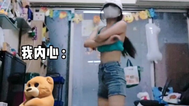 Tarian Perayaan Beruang Kecil | Saat keluargaku tidak ada di rumah, hatiku...