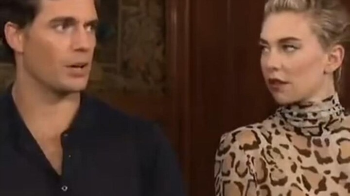 The moment every woman wants to devour Henry Cavill~