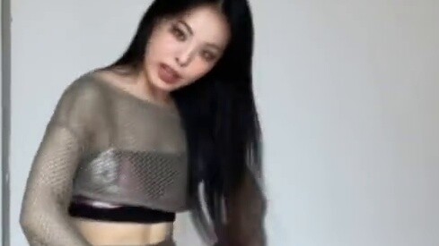 Tantangan bernyanyi dan menari! gidle - Bernyanyi dan menari dengan mikrofon terbuka sepanjang malam