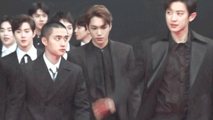 Ya ampun! Awalnya kubilang ini rata-rata tingkat kegantengan boyband, ternyata malah level tertinggi