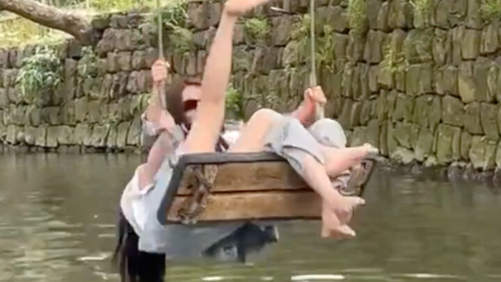 Let me give you a表演 of washing my hair while doing a handstand.