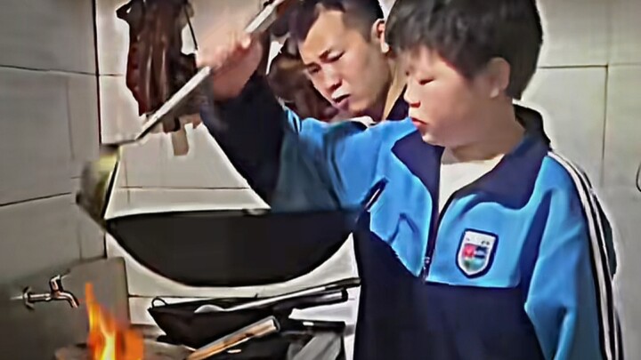 “Nồi càng cầm càng nhẹ, bút càng cầm càng nặng”