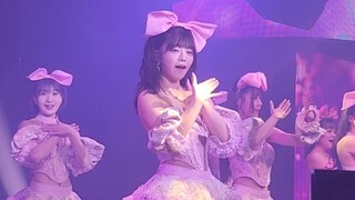 Momo-chan's graduation and birthday celebration at 63 Angel (Burlesque Tokyo) in Roppongi, Tokyo. Lo