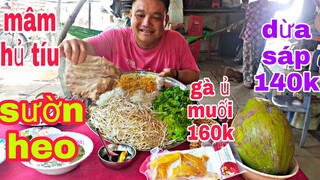 Mâm hủ tíu khủng và giao lưu mai phôi, gà ủ muối 190k/con, dừa sáp 140k/ trái.Zalo 0986 50 48 50.