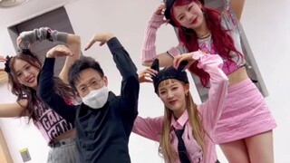 Daddy Bear is here! STAYC and Shi On's dad, Park Nam-jeong, take on the Teddy Bear + POPPY dance cha