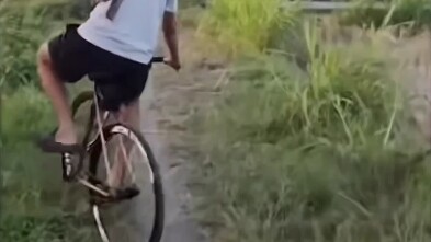 Hahaha! Do you like this kind of bicycle?