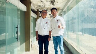 Đạo diễn Quách Phàm đã đến gặp người vợ trung thành của mình là Quan Điện và trò chuyện thân mật với