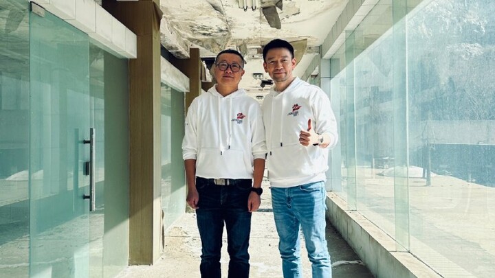 Director Guo Fan descended upon his faithful wife Guan Power Plant and had a cordial conversation wi