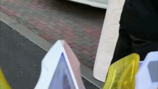 擦肩而过
