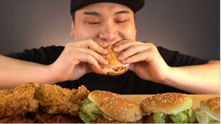 [Mukbang] - Hamburger và gà rán - Ẩm thực Hàn Quốc