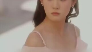 Shu Tong & Zhai Yiying. Kabar bilang paman CEO mafia kejam, tapi dia memanjakanku habis-habisan